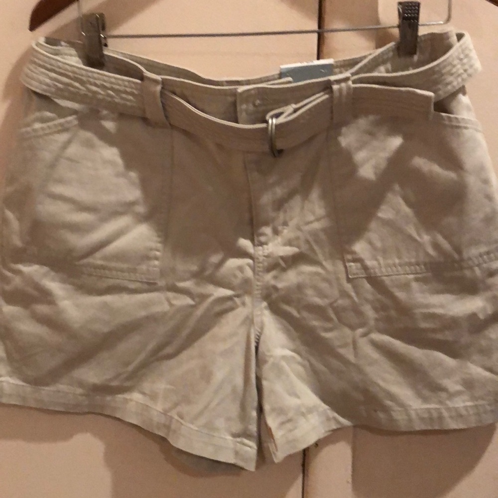 beige shorts